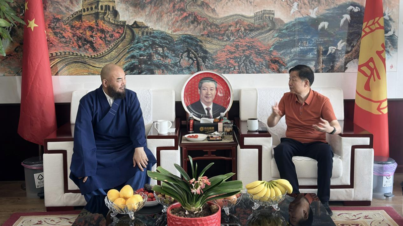 東華禪寺萬行法師到訪岳氏集團，禪文化與素食產(chǎn)業(yè)碰撞新“火花”